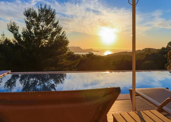 Sunset House *