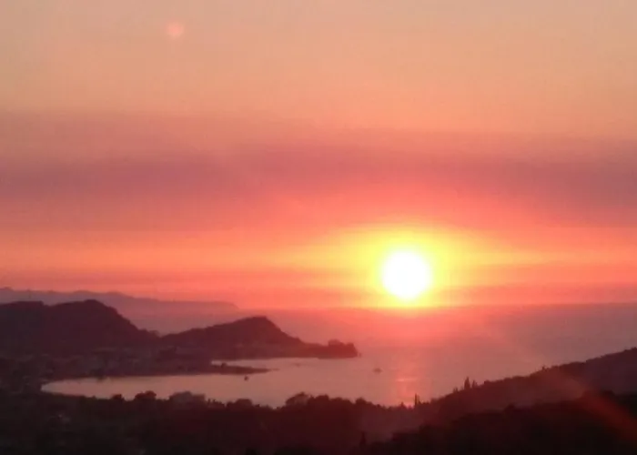 Sunset House * Karousádes