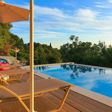 וילה Sunset House *